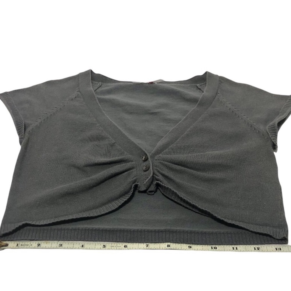 Grey Crop Top with V-Neck - Picture 4 of 10